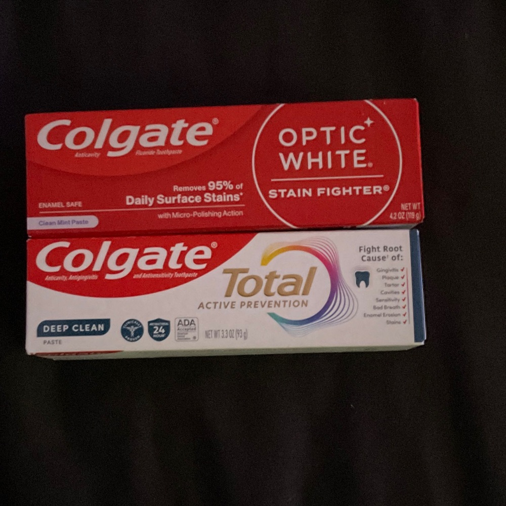 Colgate Toothpaste Set - Red and White